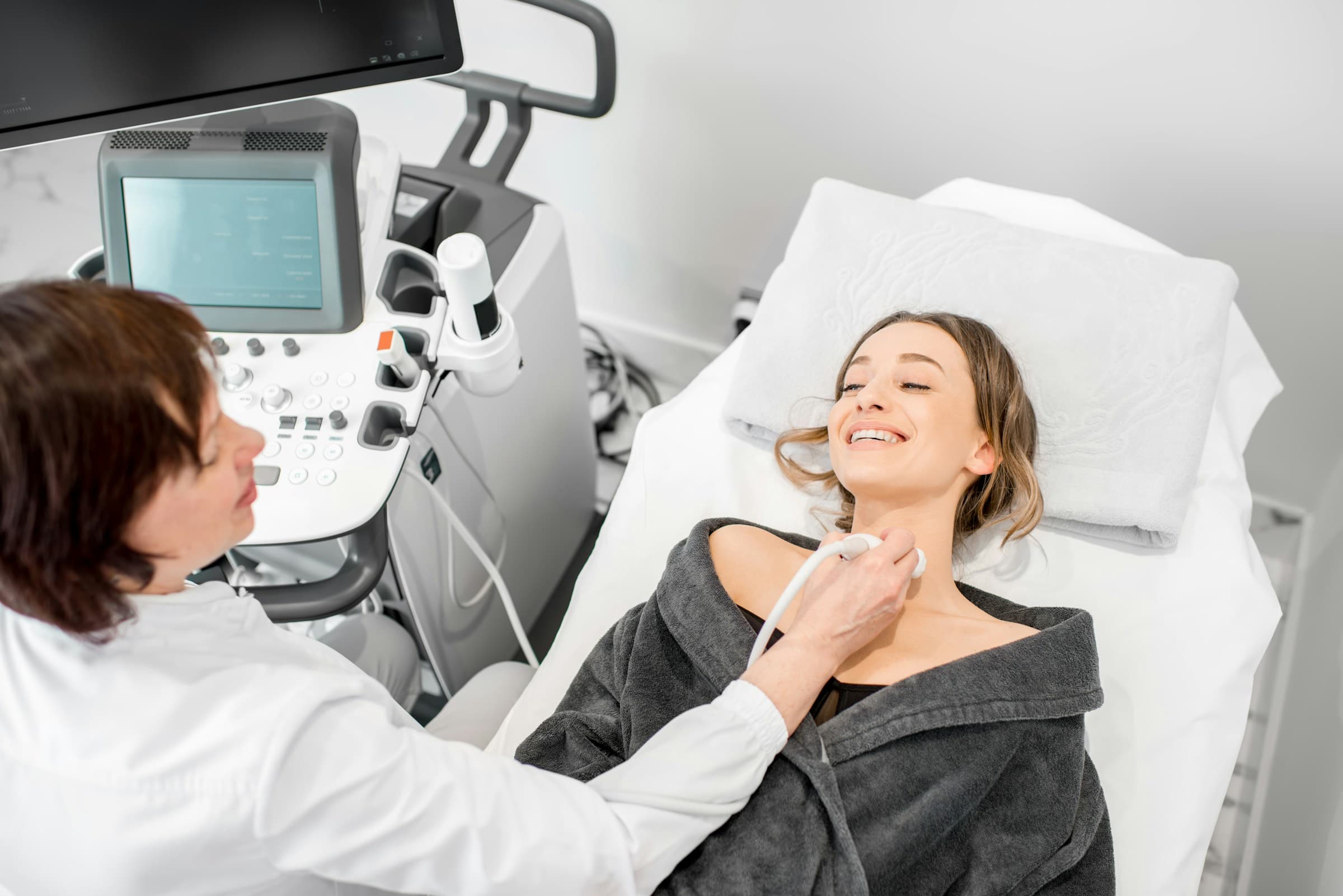 Badania tarczycy - TSH, FT3, FT4 i przeciwciała. Kiedy i jakie wykonać?