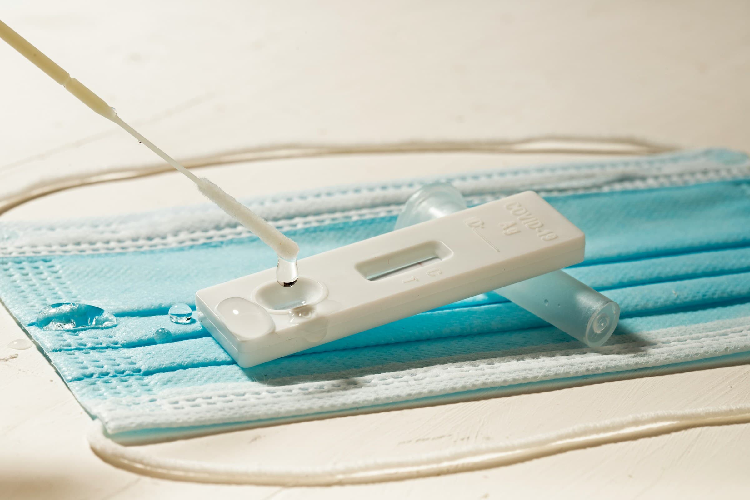 Grypa typu A: objawy, przebieg, testy (PCR i antygenowe), leczenie i profilaktyka